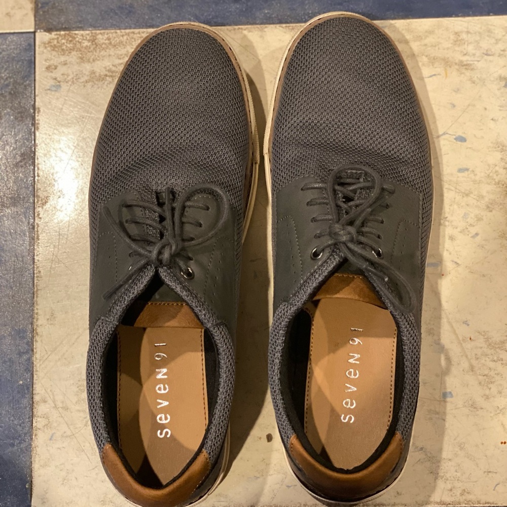 Dress shoes